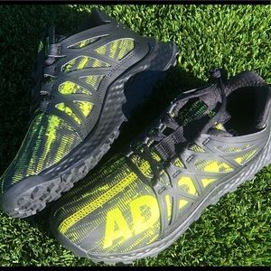 Brand new in box 💚 boys Adidas running sneakers